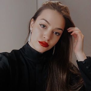 Meet your Posher, Pelin